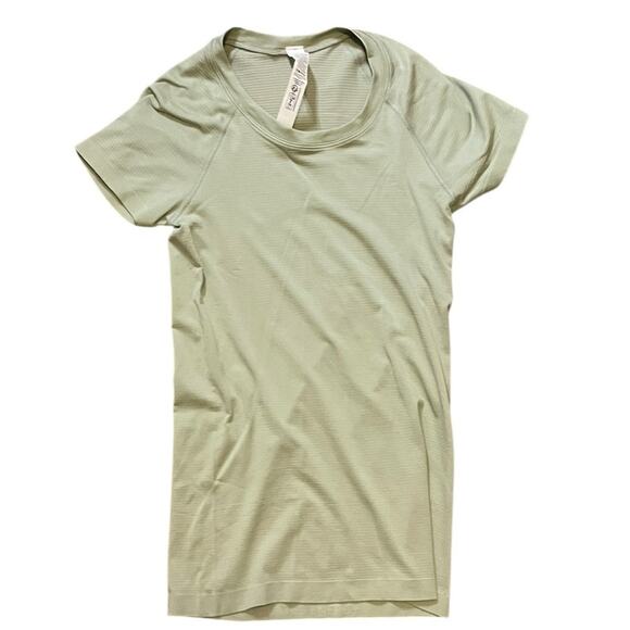 lululemon Swiftly Tech Short-Sleeve Shirt 2.0 Hip Length Fog green Size 4 - Picture 1 of 7